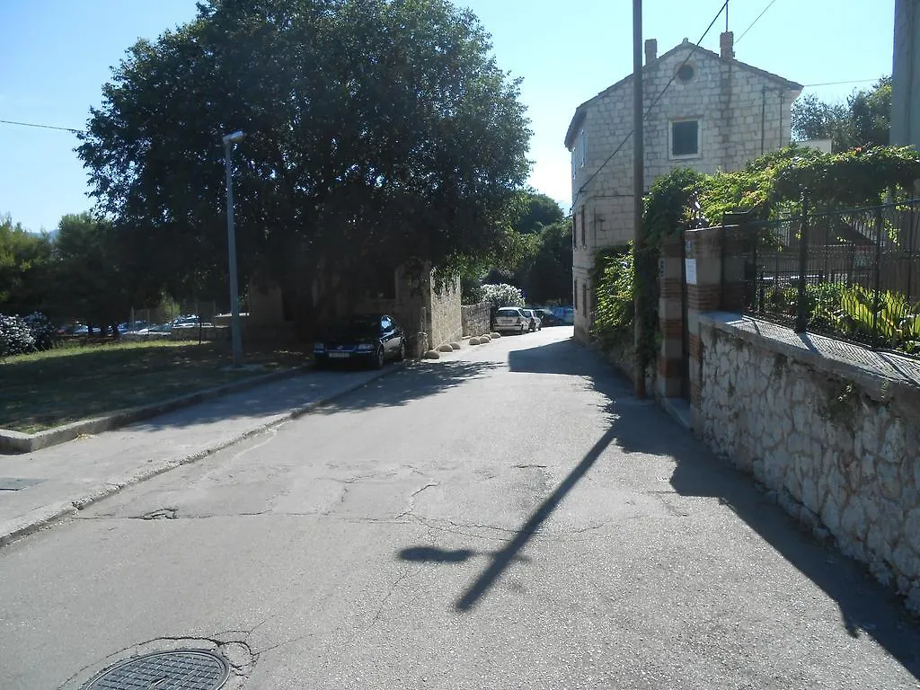 Downtown Apartment Nora Split