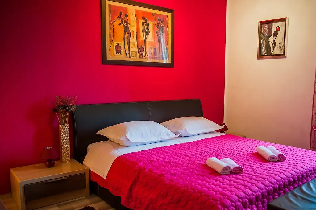 Downtown Apartment Nora Split