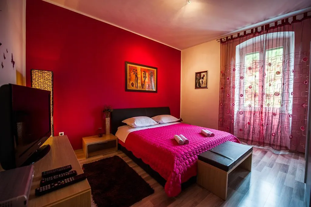 Downtown Apartment Nora Split